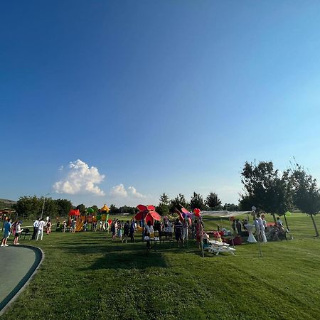 Theodora Golf Club Hotel อัลบายูเลีย ภายนอก รูปภาพ