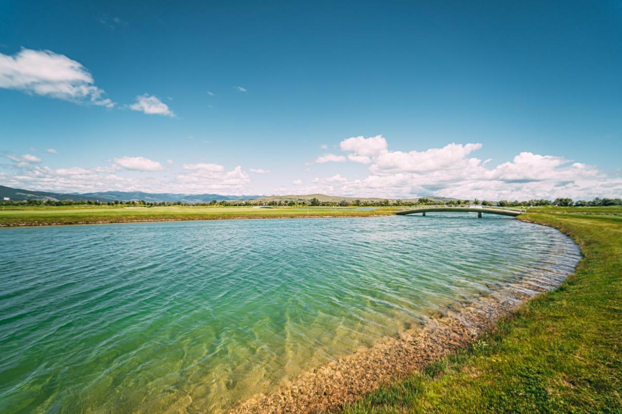 Theodora Golf Club Hotel อัลบายูเลีย ภายนอก รูปภาพ