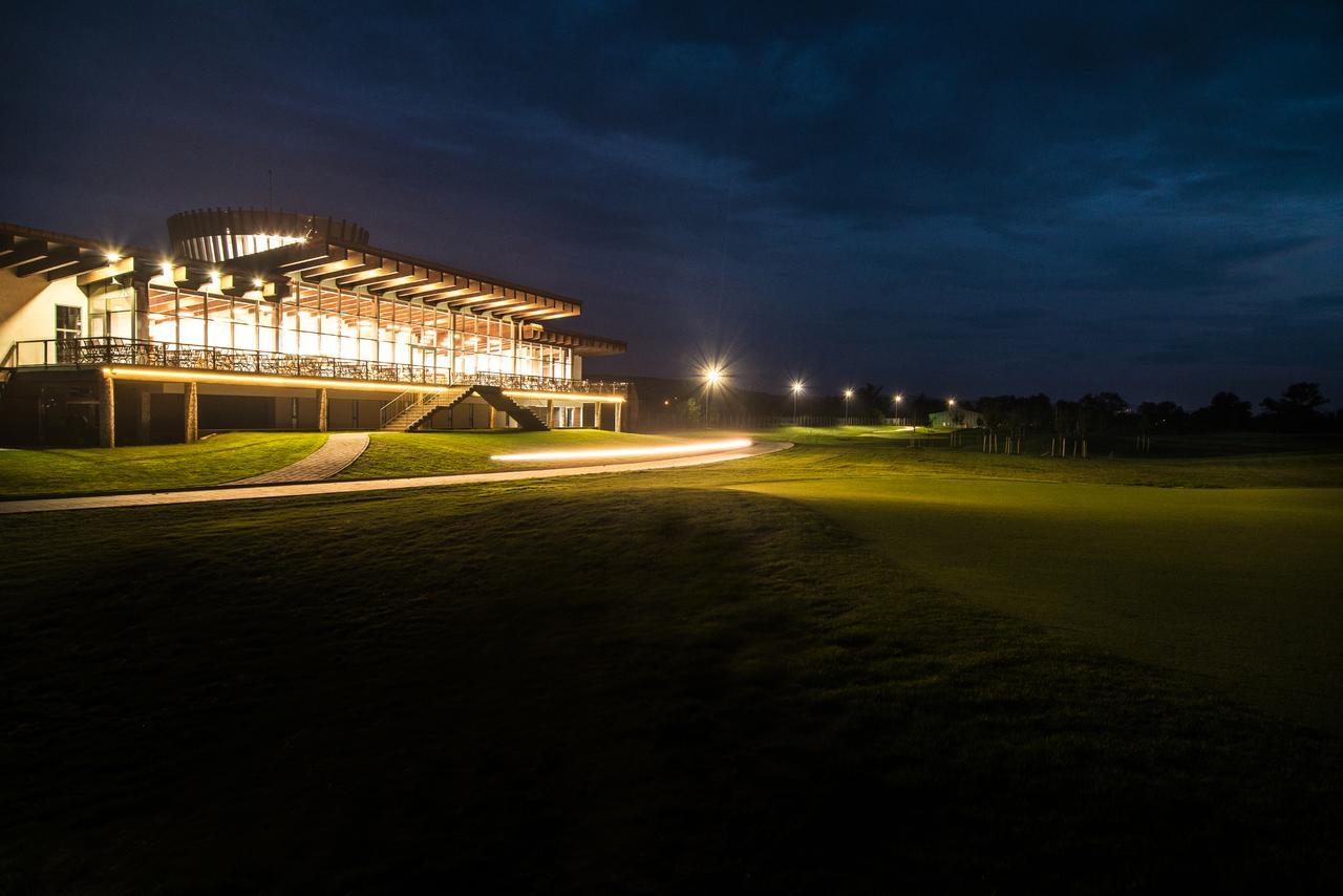 Theodora Golf Club Hotel อัลบายูเลีย ภายนอก รูปภาพ
