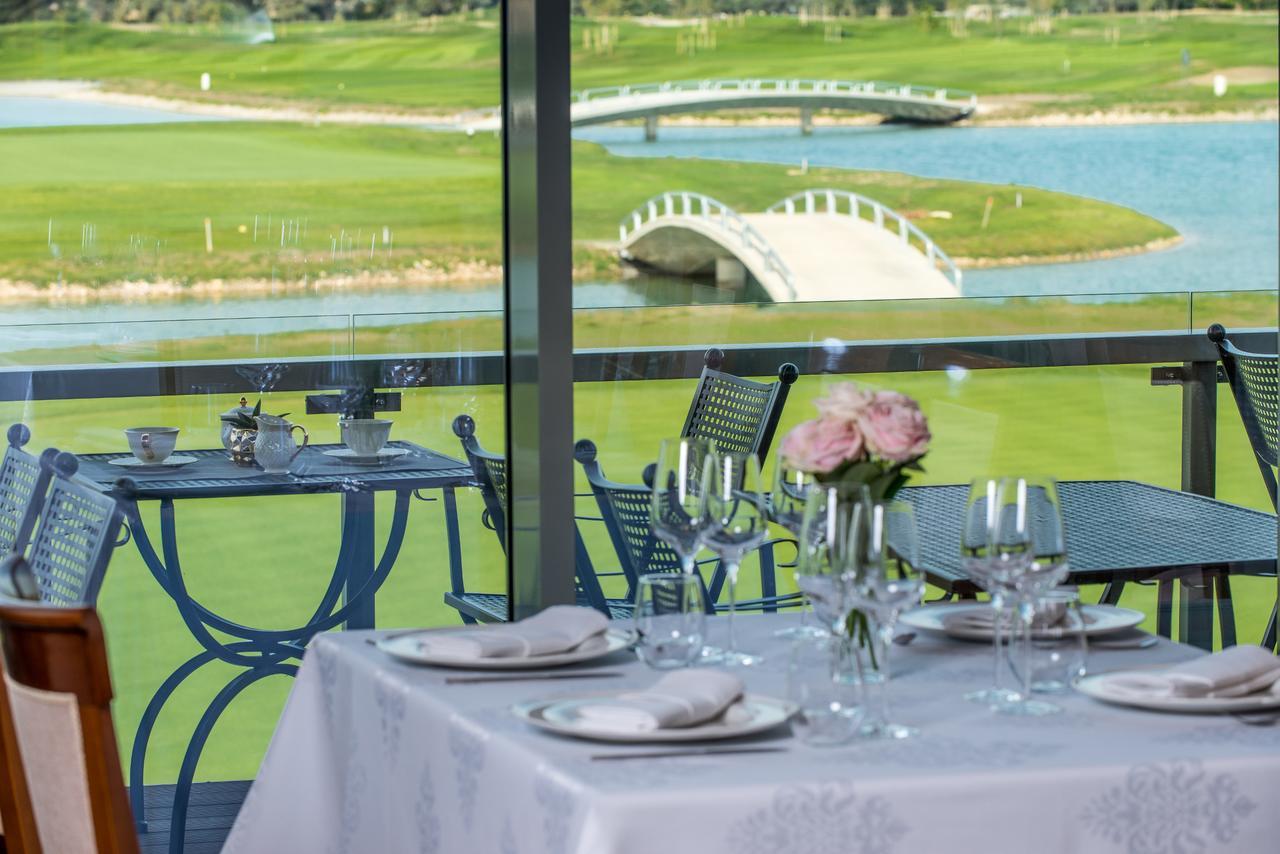 Theodora Golf Club Hotel อัลบายูเลีย ภายนอก รูปภาพ