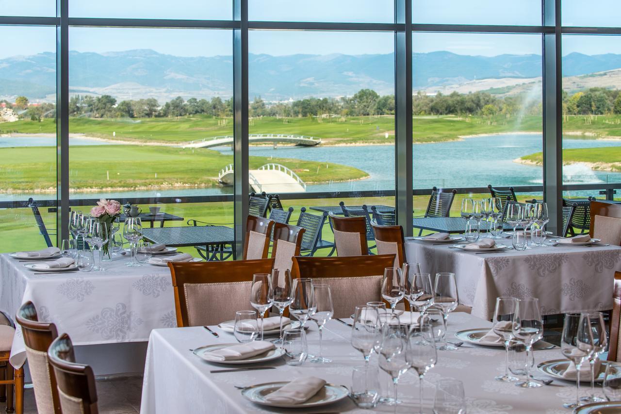 Theodora Golf Club Hotel อัลบายูเลีย ภายนอก รูปภาพ