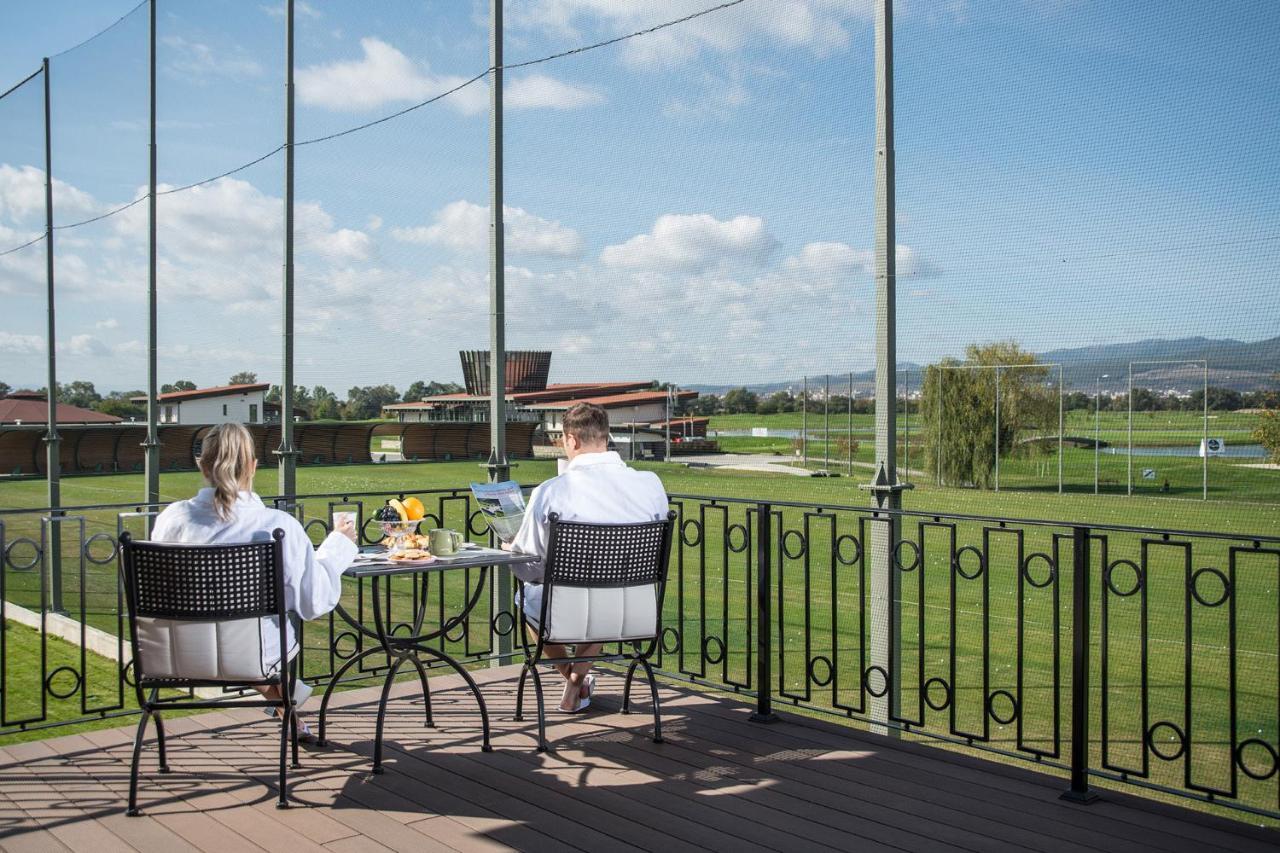 Theodora Golf Club Hotel อัลบายูเลีย ภายนอก รูปภาพ