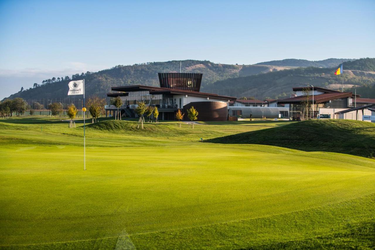 Theodora Golf Club Hotel อัลบายูเลีย ภายนอก รูปภาพ
